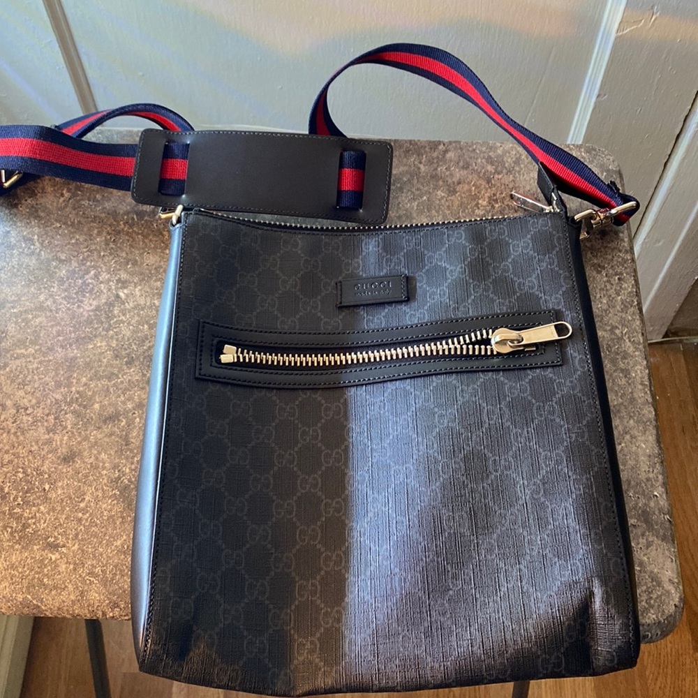 Authentic Gucci crossbody